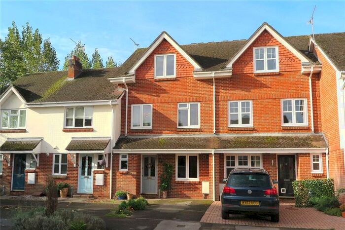 6 Bedroom Terraced House To Rent In Ferns Mead, Farnham, Surrey, GU9