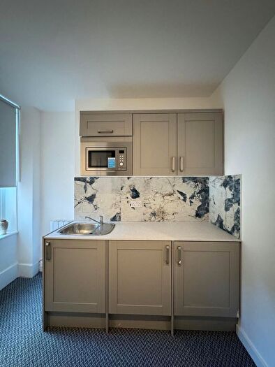 Studio To Rent In Bond Street, London, London, London, W5