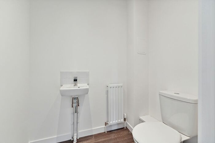 4 Bedroom Town House To Rent In Maltings Wynd, Dundashill, Glasgow, G4
