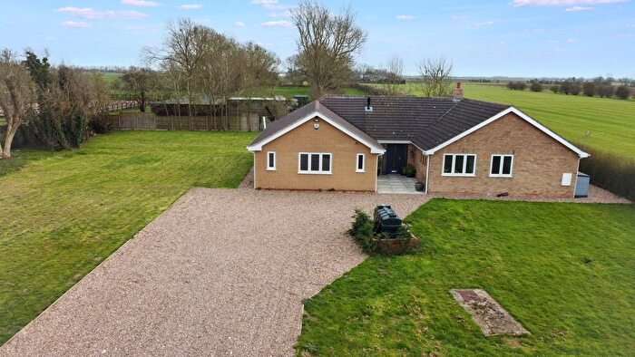 5 Bedroom Detached Bungalow For Sale In Saltfleetby, Louth, LN11