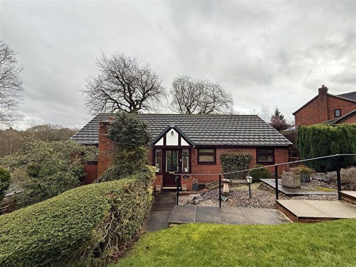 3 Bedroom Detached Bungalow For Sale In Hazelwood Close, Hyde, SK14