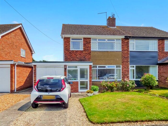 3 Bedroom Semi-Detached House For Sale In Manor Farm Road, Tredington, Shipston-on-Stour, CV36