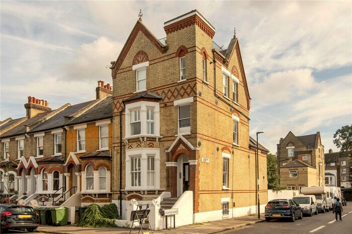 2 Bedroom Flat To Rent In Elm Park, London, SW2