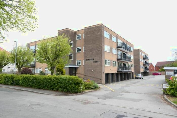 2 Bedroom Flat To Rent In Windsor Court, Moortown, LS17