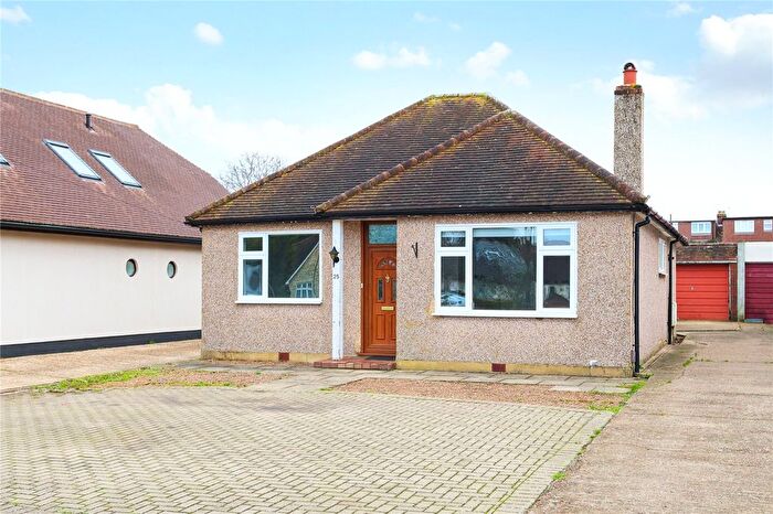2 Bedroom Detached House To Rent In The Grove, Walton-On-Thames, Surrey, KT12