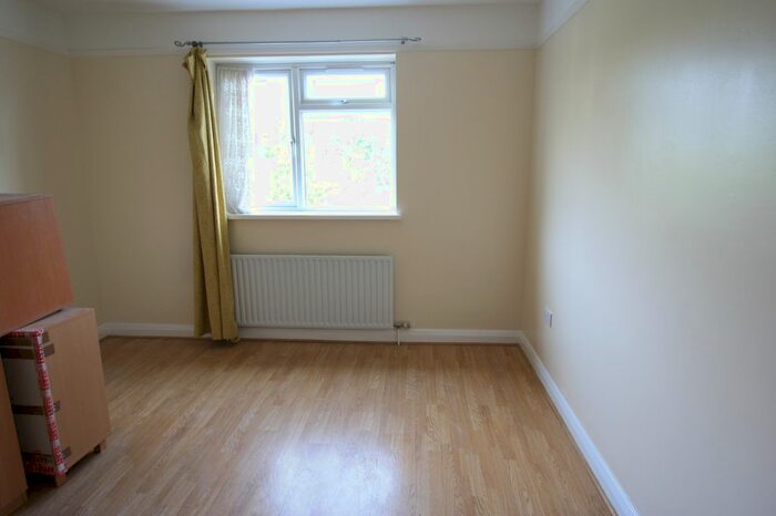 4 Bedroom Flat To Rent In Strathbrook Road, London, SW16