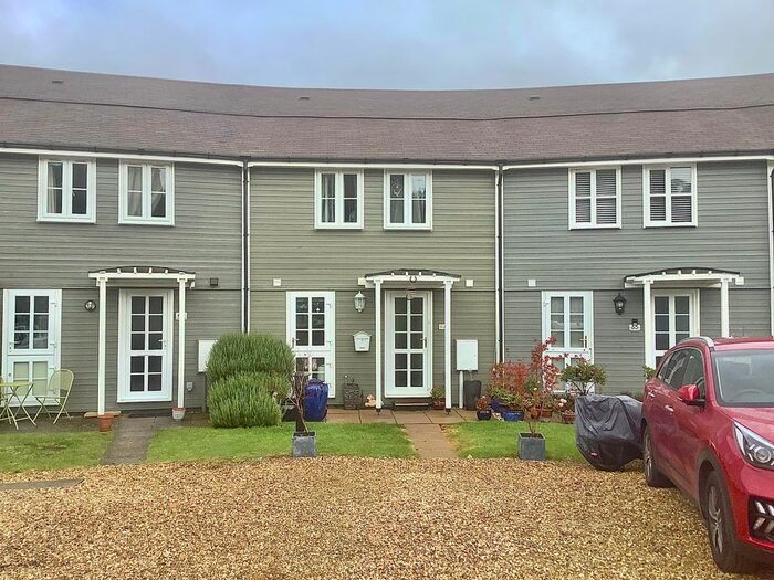 3 Bedroom Semi-Detached House To Rent In Crescent Lodge, Northampton, NN6