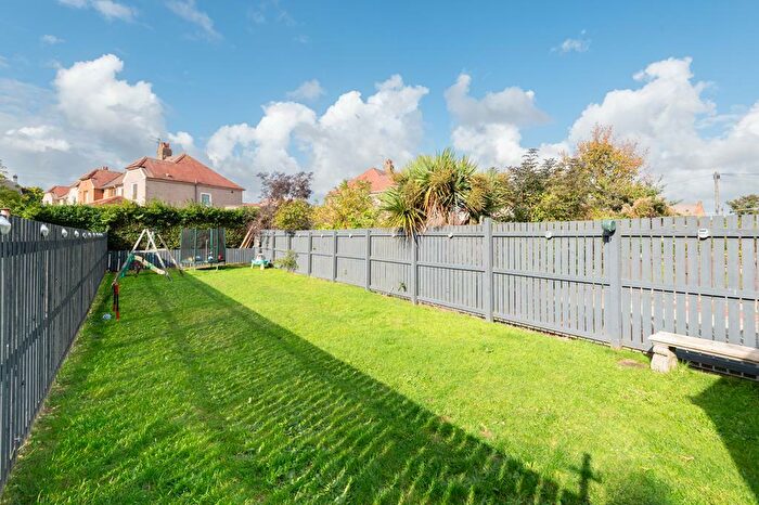 2 Bedroom Flat For Sale In Den Walk, Buckhaven, KY8