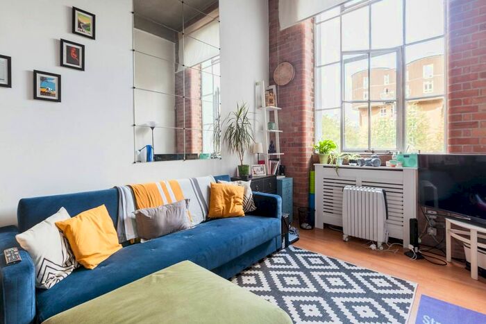 1 Bedroom Flat To Rent In Fairfield Road, Bow, London, E3