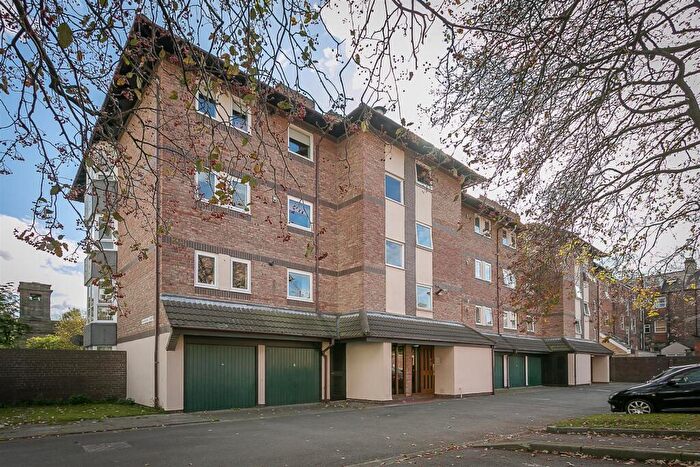 2 Bedroom Flat For Sale In Brandling Court, Akenside Terrace, Jesmond, Newcastle Upon Tyne, NE2