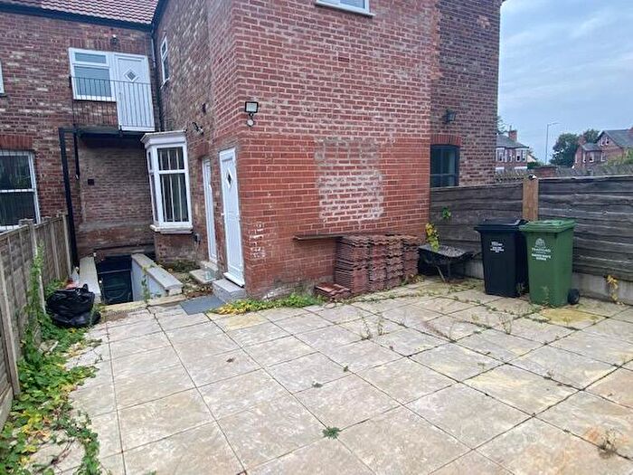 3 Bedroom Flat To Rent In Marsland Road, Sale, Greater Manchester, M33