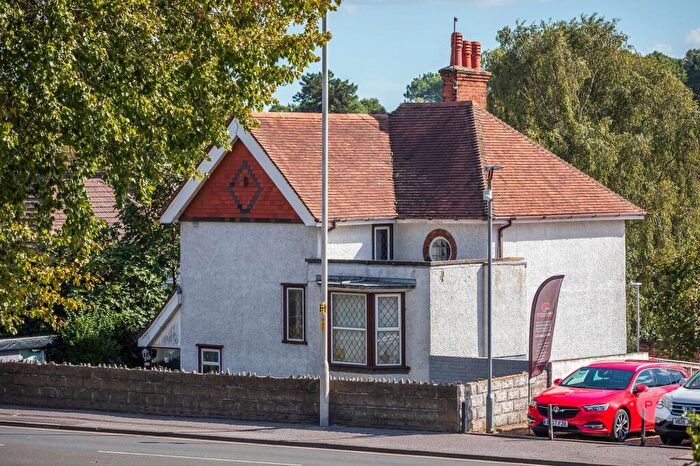 3 Bedroom Detached House For Sale In Bournemouth Road, Lower Parkstone, Poole, BH14
