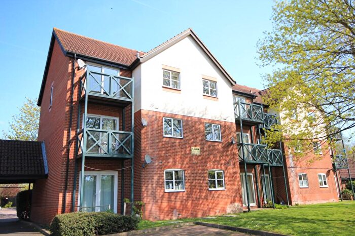 2 Bedroom Property To Rent In Admirals Court, Rose Kiln Lane, Reading, Berkshire, RG1