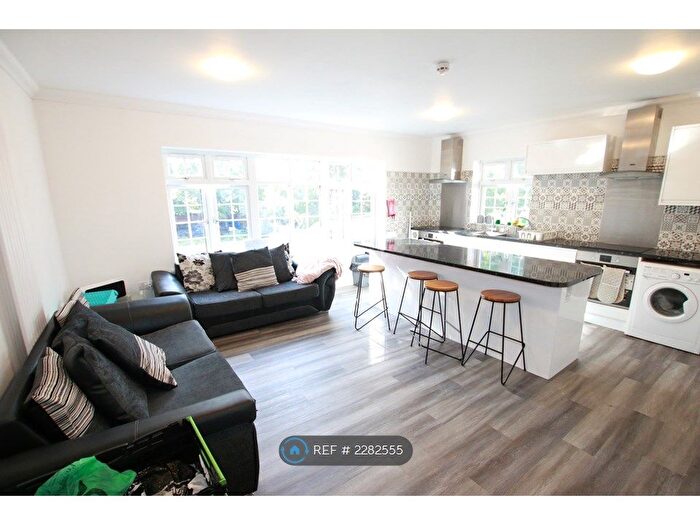 7 Bedroom Terraced House To Rent In Shinfield Road, Reading, RG2