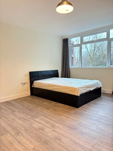 Studio To Rent In King Street, Hammersmith, London, W6