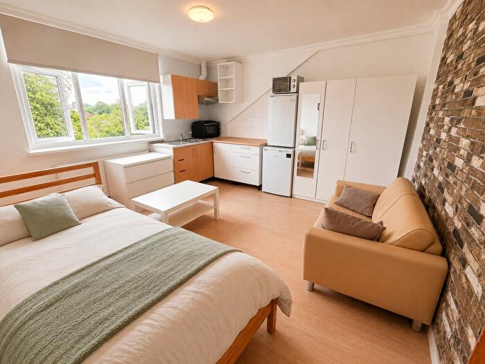Studio To Rent In Rectory Road, N16