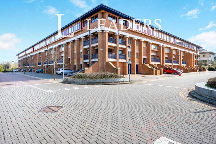 1 Bedroom Flat To Rent In North Row, Milton Keynes, Buckinghamshire, MK9
