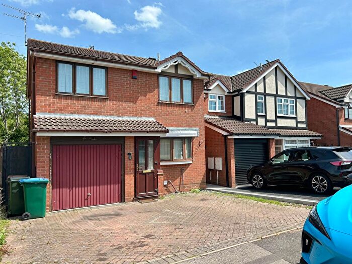 3 Bedroom Semi-Detached House To Rent In Hepworth Road, Binley, Coventry, CV3
