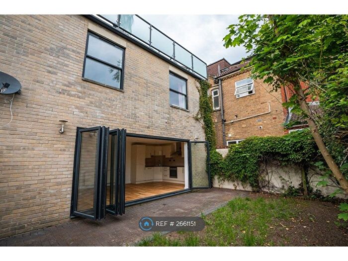 2 Bedroom Maisonette To Rent In Avenue Place, Southampton, SO14