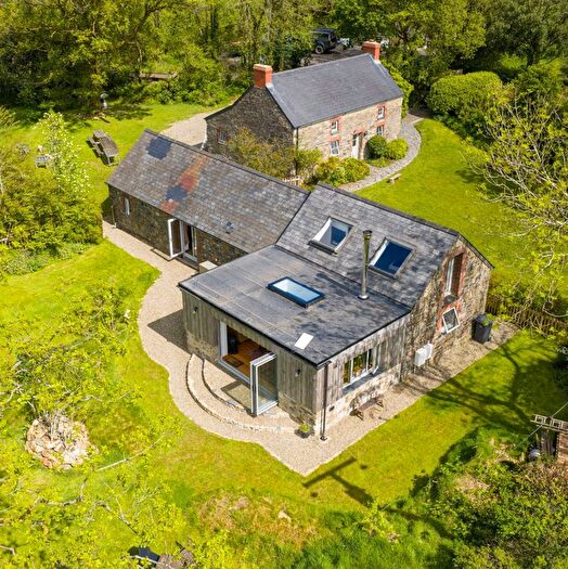 5 Bedroom Property For Sale In Hermon, Glogue, SA36