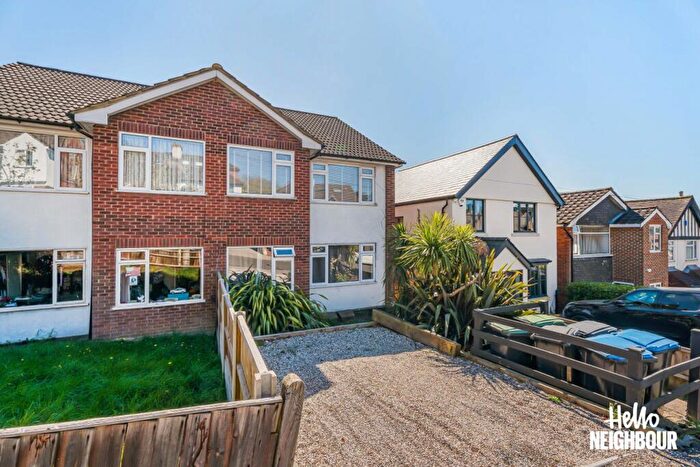 2 Bedroom Apartment To Rent In Queens Road, Loughton, IG10