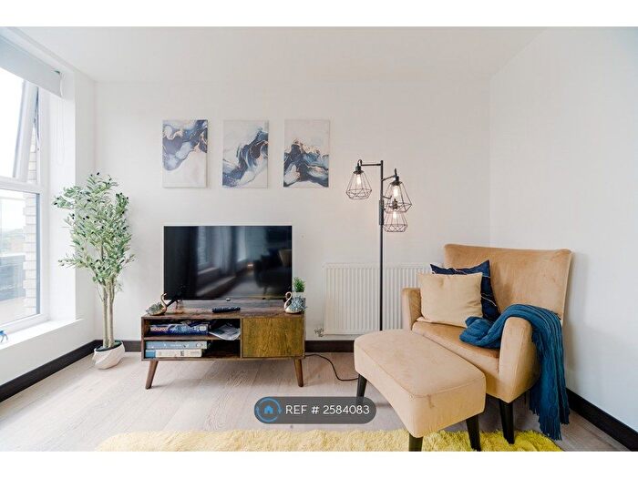2 Bedroom Flat To Rent In James Smith Court, Dartford, DA1