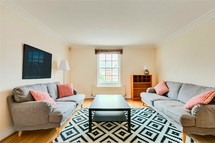 2 Bedroom Flat To Rent In Old Town, London, SW4