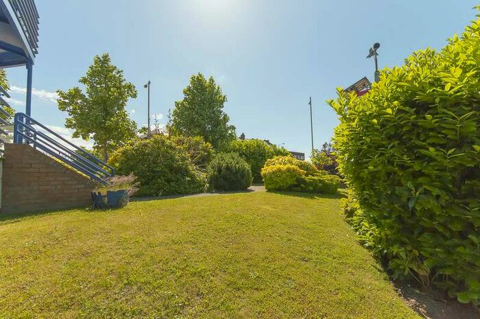 2 Bedroom Flat To Rent In Richmond Road, Kingston Upon Thames, Uk, KT2