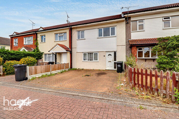 3 Bedroom Terraced House For Sale In Harlech Close, Basildon, SS13