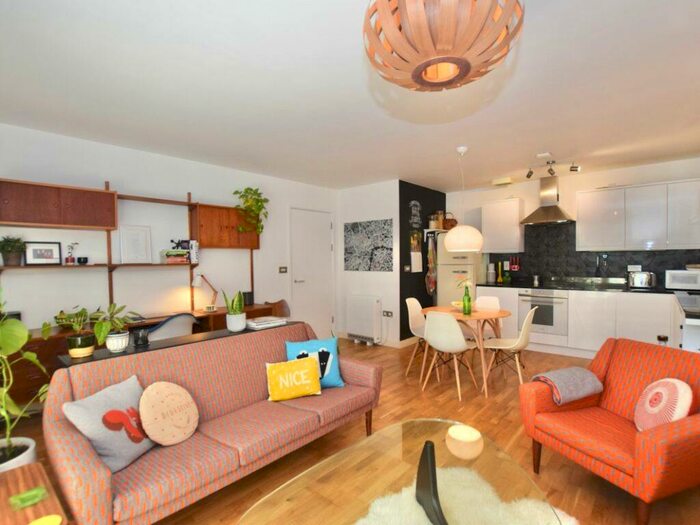 2 Bedroom Flat To Rent In The Metro, SE11