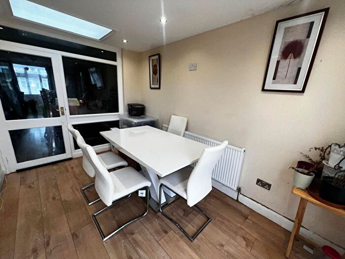 3 Bedroom Terraced House For Sale In Brangbourne Road, Bromley, BR1