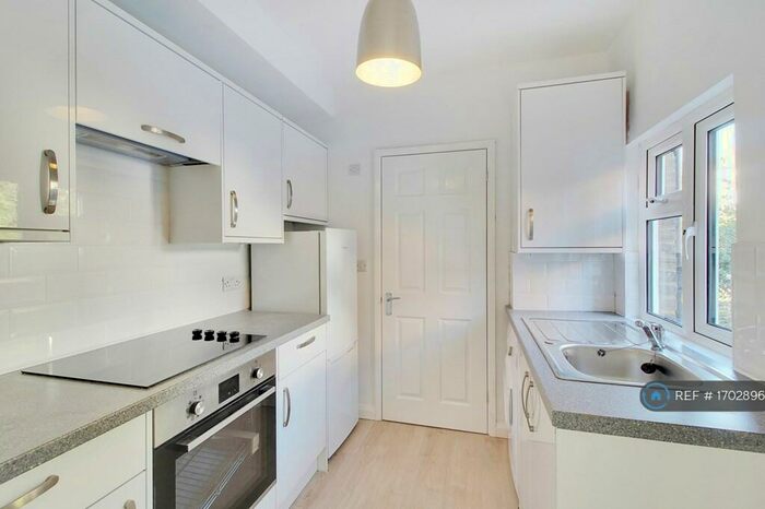 1 Bedroom Maisonette To Rent In Shorts Road, Carshalton, SM5