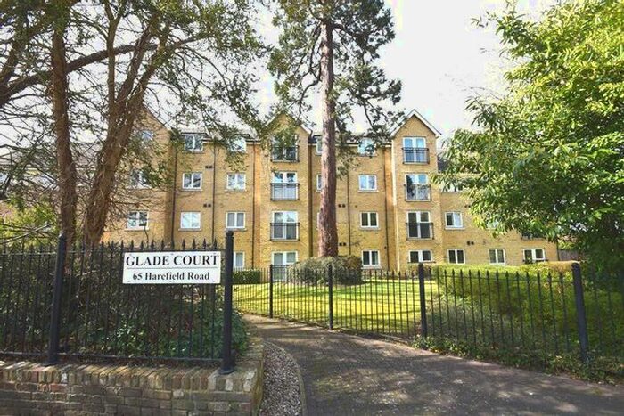 2 Bedroom Flat To Rent In Glade Court, Harefield Road, Uxbridge, UB8