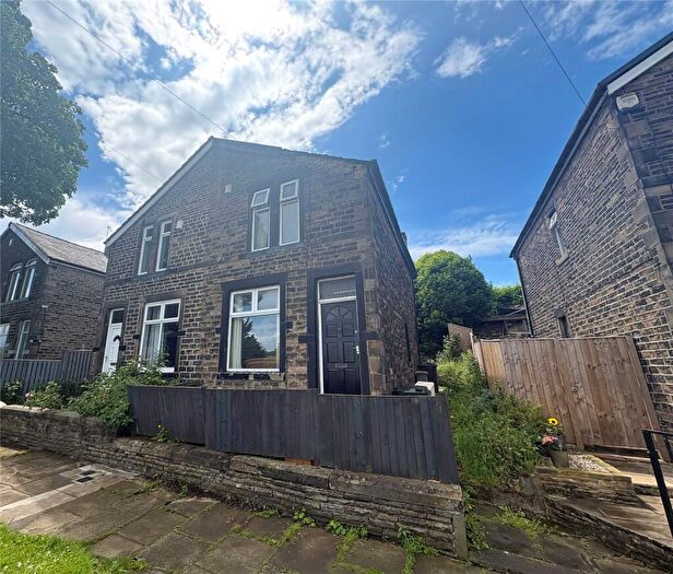 2 Bedroom Semi-Detached House For Sale In Wharncliffe Drive, Bradford, West Yorkshire, BD2