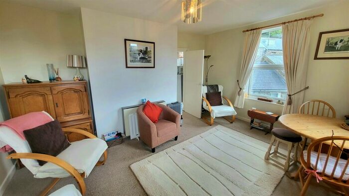 2 Bedroom Flat For Sale In Flat, Glanllyn, Barmouth, LL42
