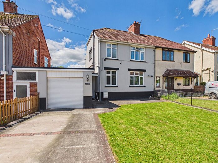 3 Bedroom Semi Detached House For Sale In Wembdon Rise, Bridgwater, TA6
