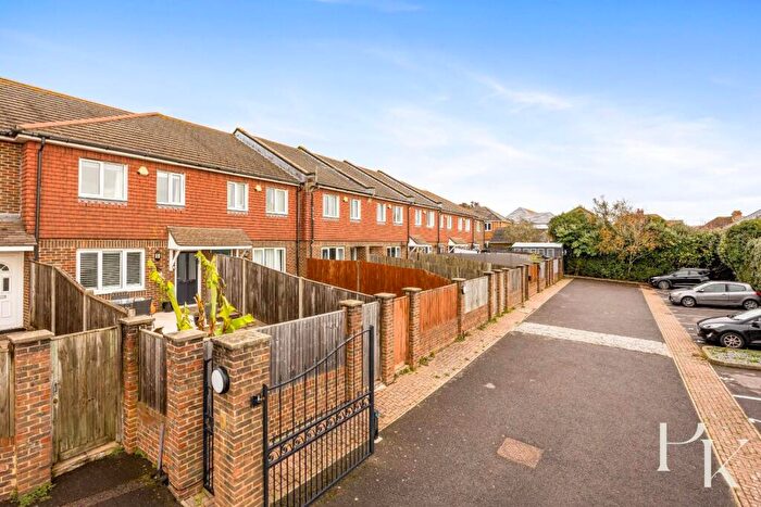 3 Bedroom Terraced House For Sale In Maytree Close, Hove, BN3