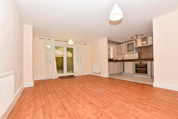2 Bedroom Flat For Sale In Fitzroy Place, Reigate, Surrey, RH2