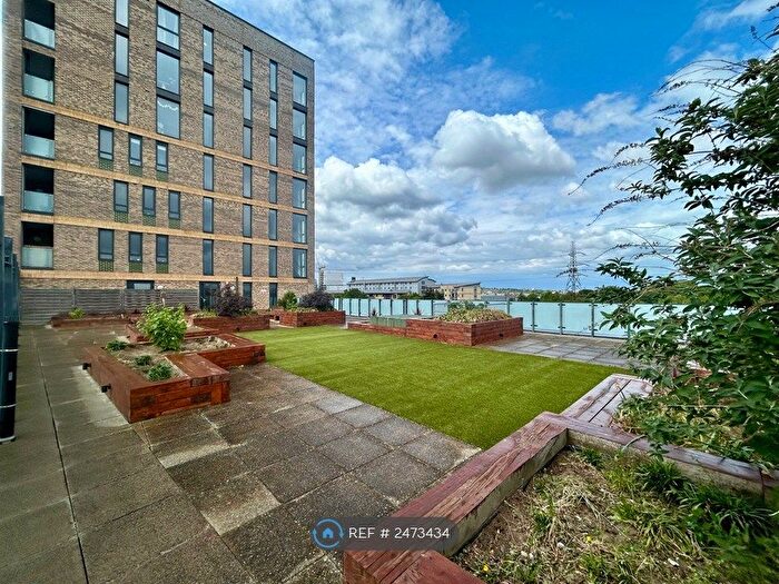 1 Bedroom Flat To Rent In Mizen Heights, London, SW19