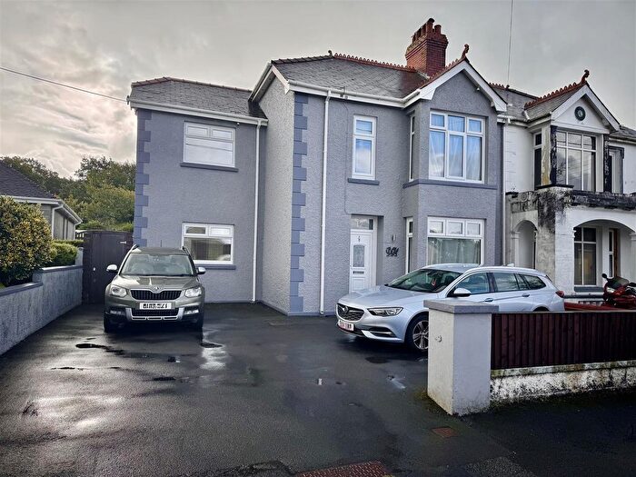 3 Bedroom Semi-Detached House For Sale In Bethesda Road, Tumble, Llanelli, SA14
