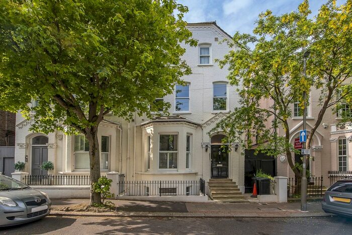 3 Bedroom Flat To Rent In Werter Road, SW15
