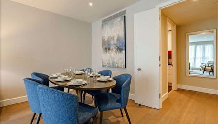 2 Bedroom Flat To Rent In Westferry Circus, London, E14