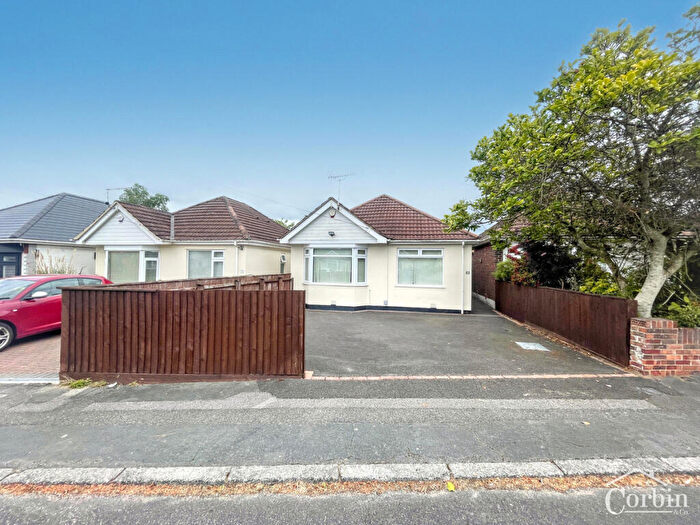 3 Bedroom Detached Bungalow For Sale In Walliscott Road, Bournemouth, BH11