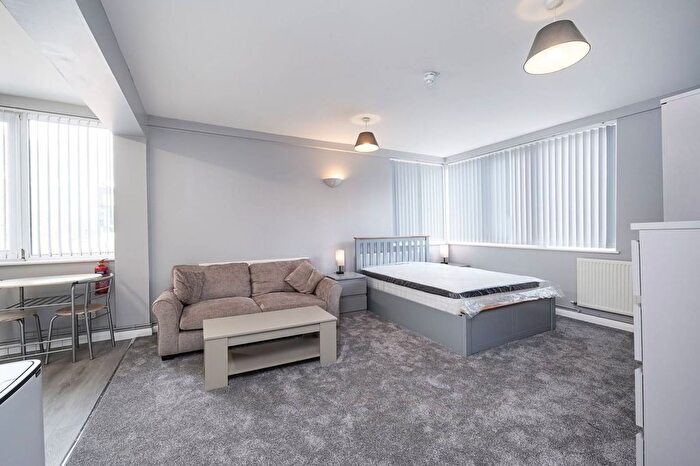 Studio To Rent In Whitechapel Road, Whitechapel, London, E1