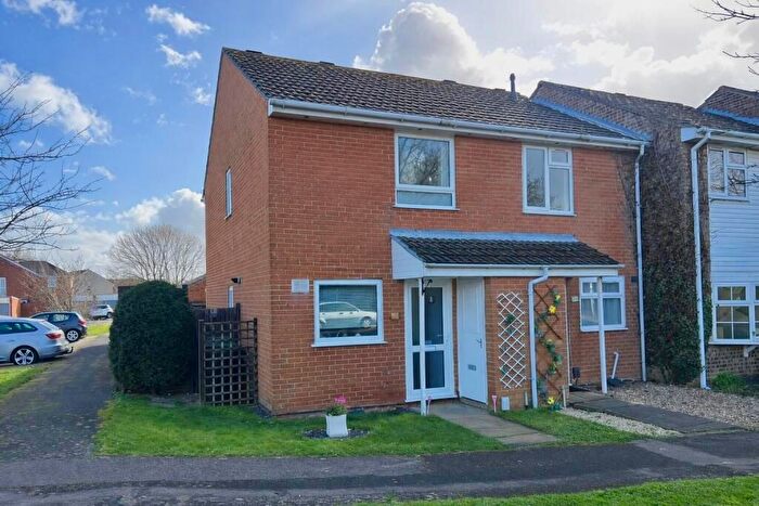2 Bedroom End Of Terrace House For Sale In Fell Drive, Lee-On-The-Solent, PO13