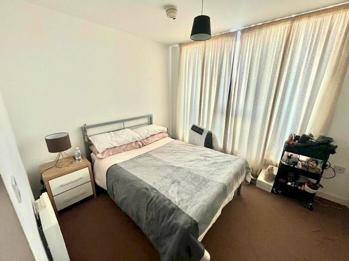 2 Bedroom Flat To Rent In Queens Road, Nottingham, NG2