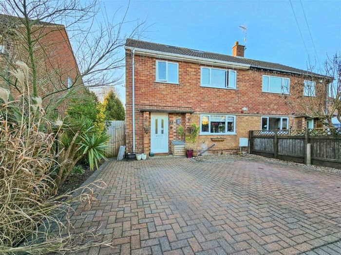 4 Bedroom Semi-Detached House For Sale In Brookland Close, Gunthorpe, Nottingham, NG14