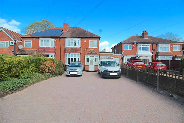3 Bedroom Semi Detached House For Sale In Sedgemere Road, Birmingham, B26