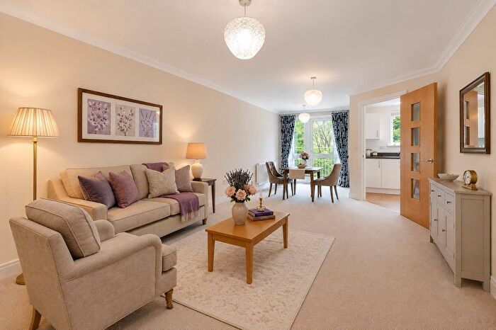 1 Bedroom Flat To Rent In Bath Road, Devizes, SN10