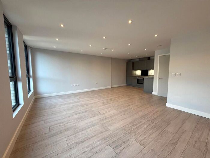 3 Bedroom End Of Terrace House To Rent In Regent Plaza Block B, Duncan Street, Salford, M5